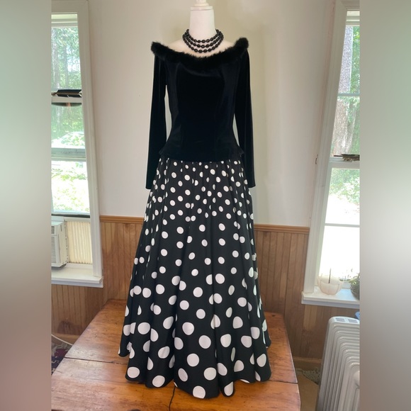 Flint & Moss Dresses & Skirts - Black With White Polkadot Maxi Skirt: Flint & Moss, New York. Size: Tall/Med